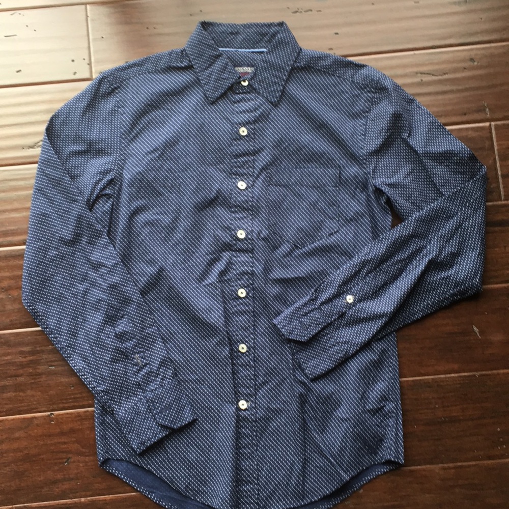 AEO athletic fit button down size xsmall